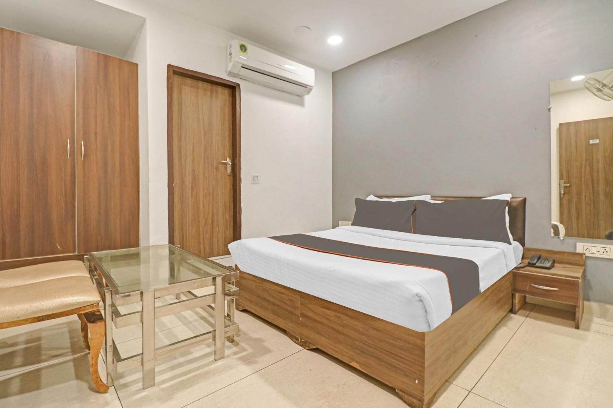 Collection O Seven Heaven Hotel Ню Делхи Екстериор снимка