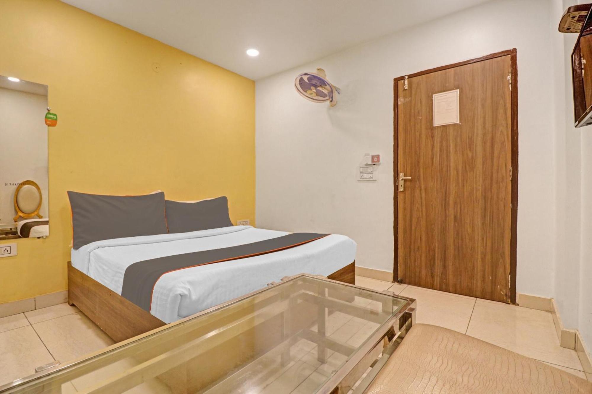 Collection O Seven Heaven Hotel Ню Делхи Екстериор снимка